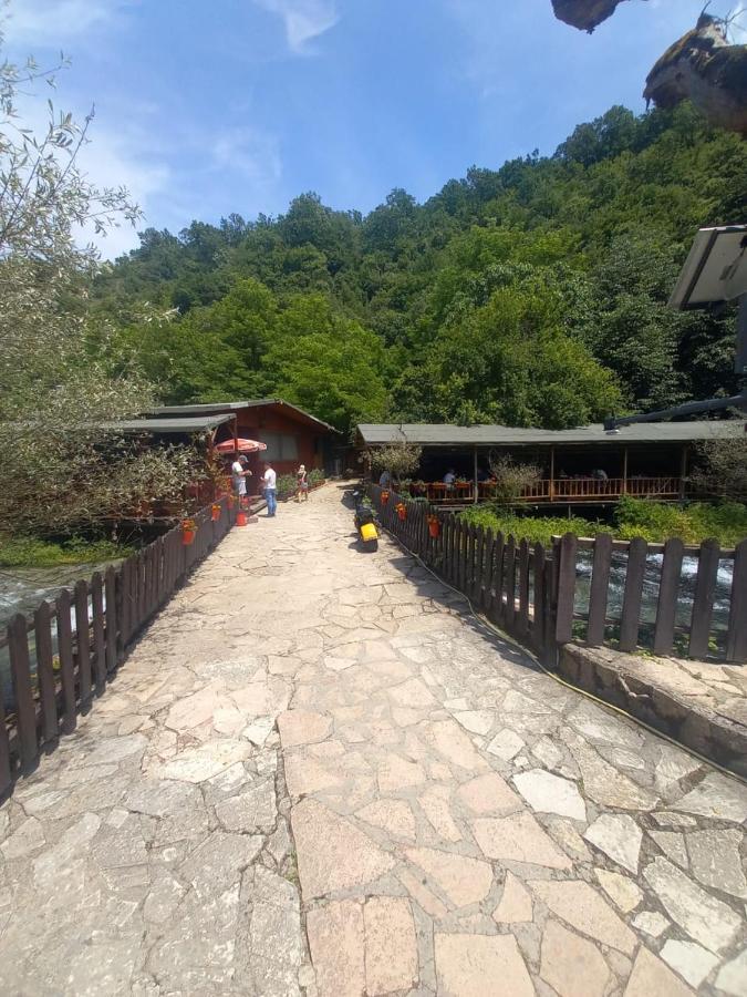 Villa Syri Kalter Sarande Luaran gambar
